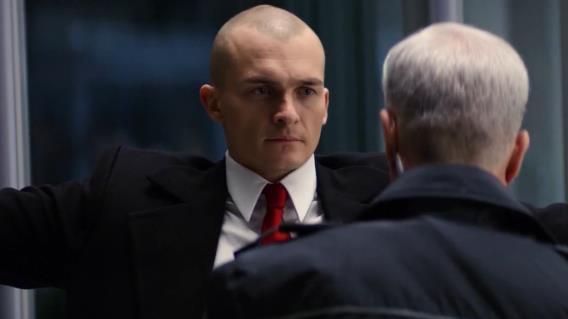 4分钟看完《 杀手代号47》最嚣张的光头 杀手,持枪进入公安局!