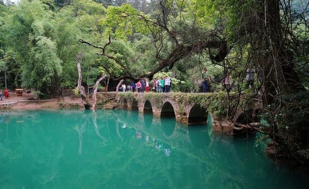 遊玩建議: 從小七孔東門進西門出,不走回頭路,幾個具有代表性的景點