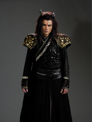 仙剑奇侠传中扮演魔尊重楼的人叫什么