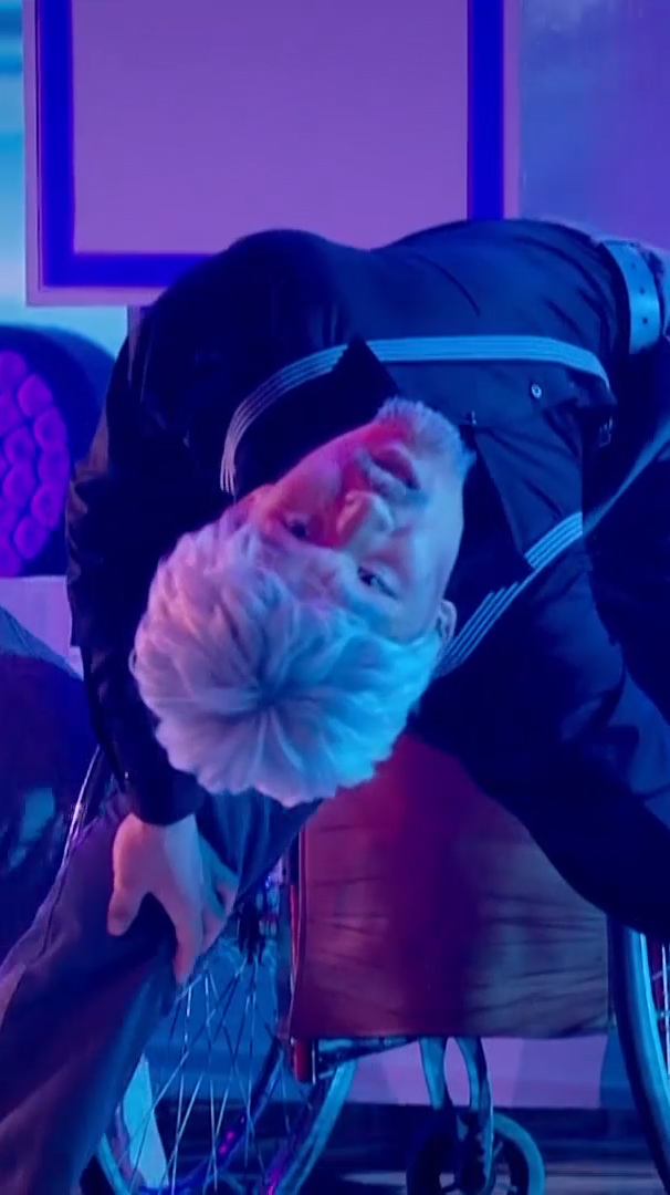 逆天软骨舞身体扭成麻花 我吓哭了