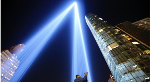 美国"9·11"恐袭16周年纪念光柱亮灯了吗?