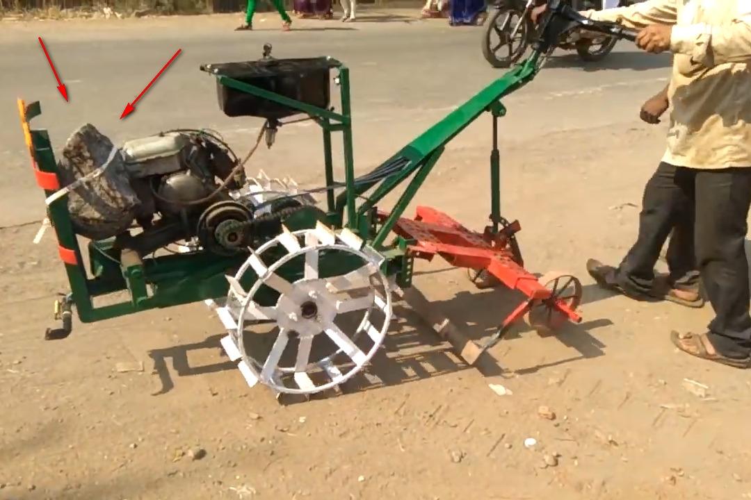 视频:印度小哥500元自制小型 松土机  前面为什么要绑块大石头?