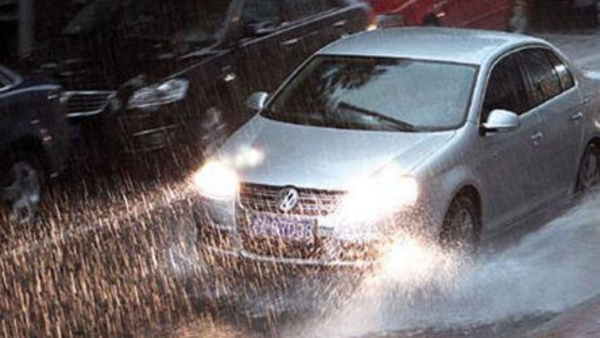 大雨天开车对车有坏处吗?