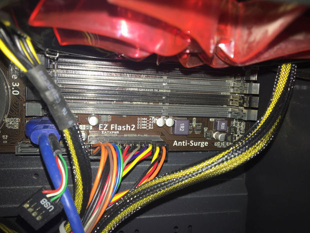 华硕z97-kr-2.0主板两根内存怎么插.