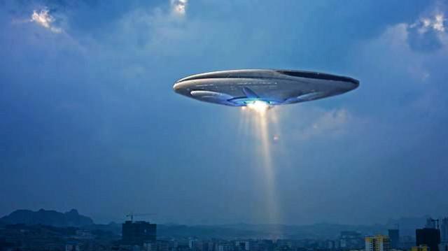 最新ufo 飞碟目击 视频!外星人就生活在我们身边!