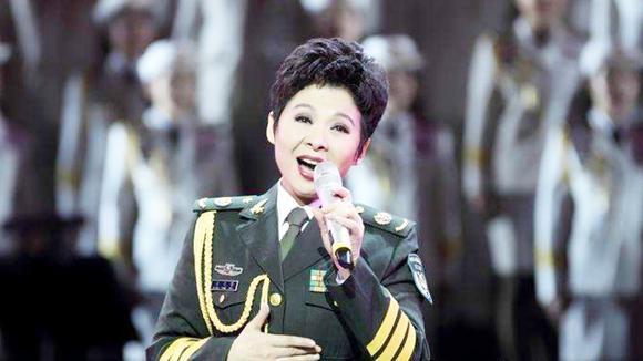 董文华演唱一首《二泉吟》好听到哭,无法抗拒的歌声,超越原唱!