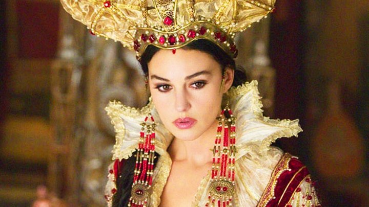 几分钟看完魔幻电影《 格林兄弟》,丛林中暗藏古堡,千年女王待醒