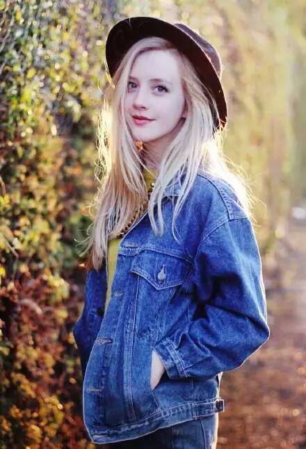 跪求这位欧美美女的详细资料?谢谢啦