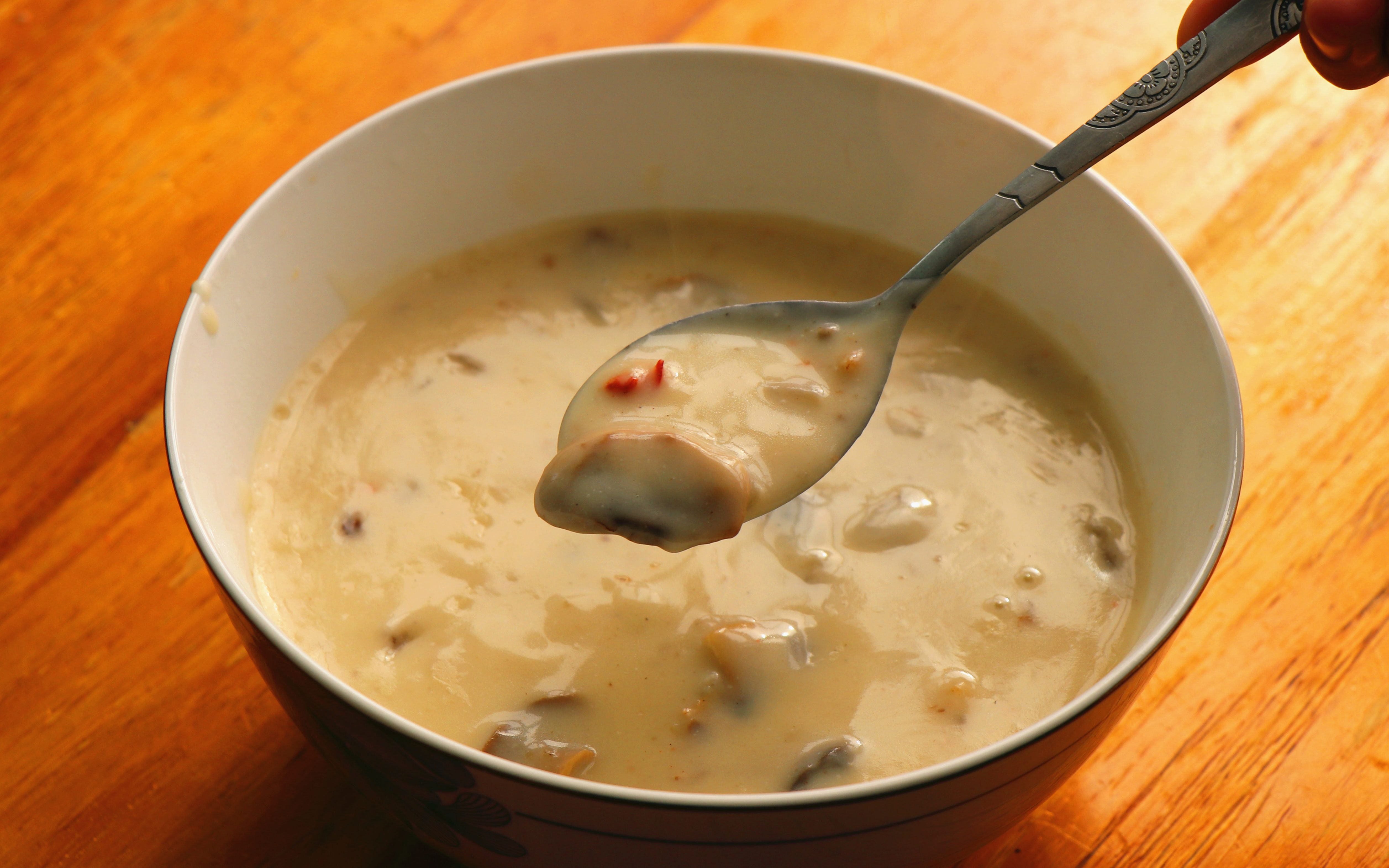 奶油蘑菇汤】教你 在家做奶油蘑菇汤,甜咸交错,奶香浓郁,喝上一口