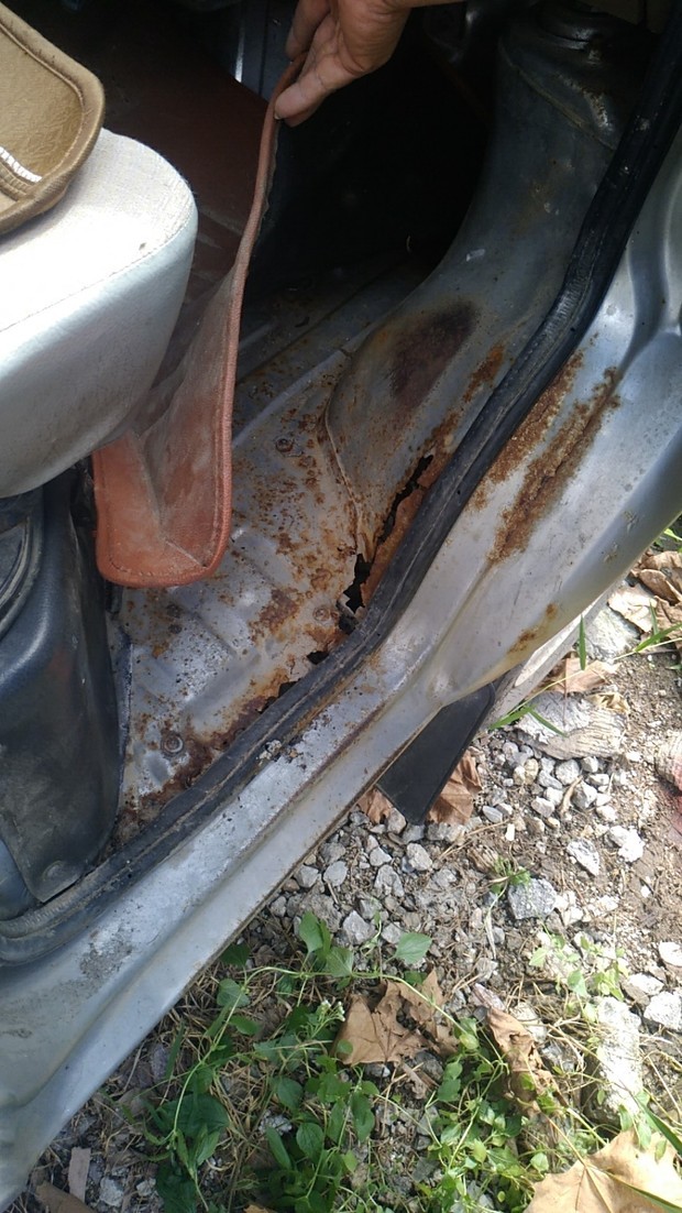 小面包车车底生锈了,还能买吗?