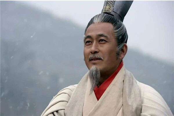 《三国演义》中,如果许攸没有说曹操坏话,而是本本做事,他会得到重用