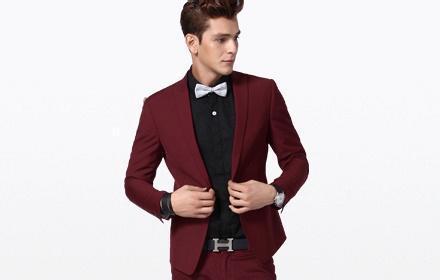 皮肤黑穿酒红色衣服好看吗