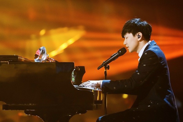 林俊杰的《不能说的秘密》和原唱周杰伦比起来怎么样?