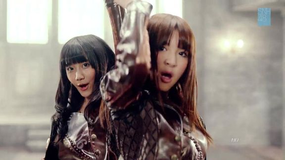 [图]SNH48演唱《呜吒(UZA)》,唯美天籁的歌声,令人神往