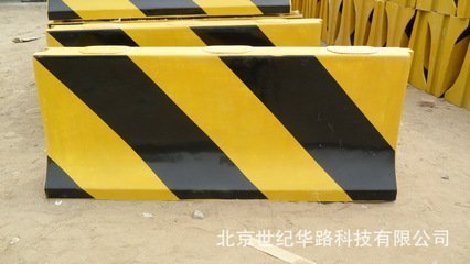 防撞墩怎么划黑黄油漆