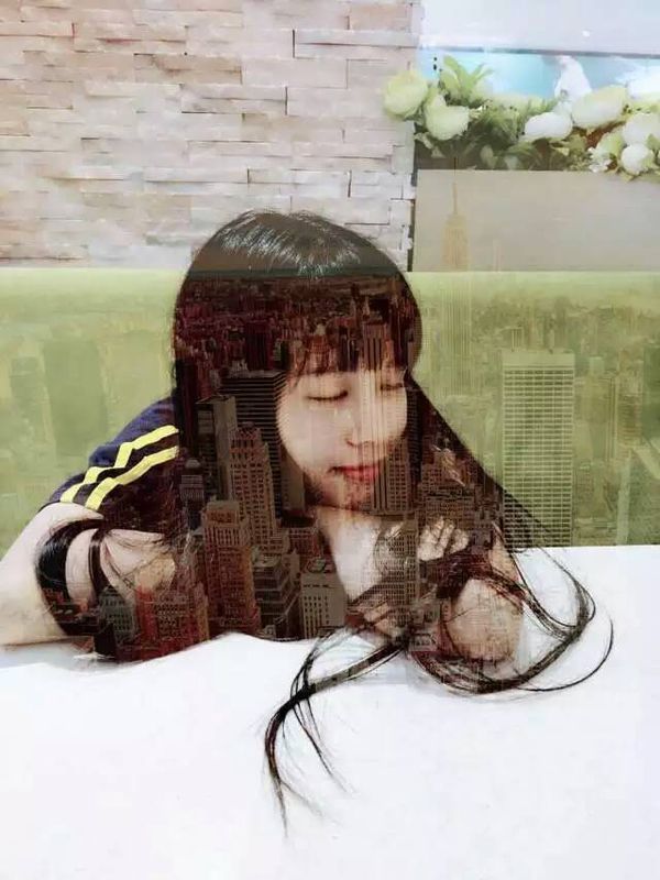 如果你女神慢慢把屁股转向你的脸 慢慢脱掉裤