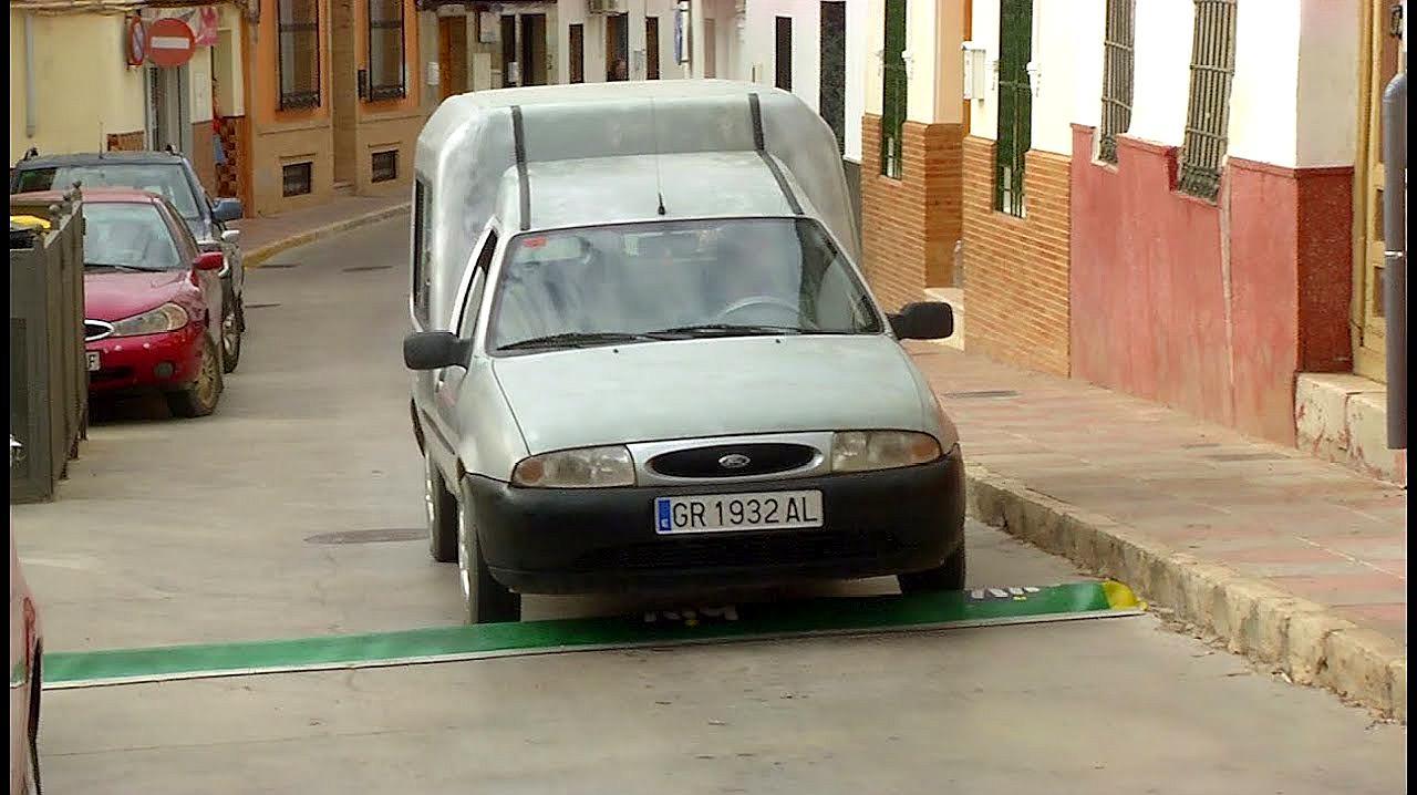 国外公司研制新型减速带:非牛顿流体减速带,遇弱则弱遇强则强