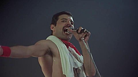 [图]Queen《We Will Rock You & We Are The Champions》皇后乐队1981年蒙特利尔演唱会现场_高清