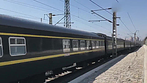 铁路拍摄集锦:有幸记录nd5内燃机车喷火瞬间,你见过吗?