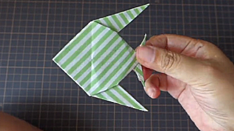 神仙鱼折纸,简单几步折条可爱的小方鱼儿,快来动手折一折