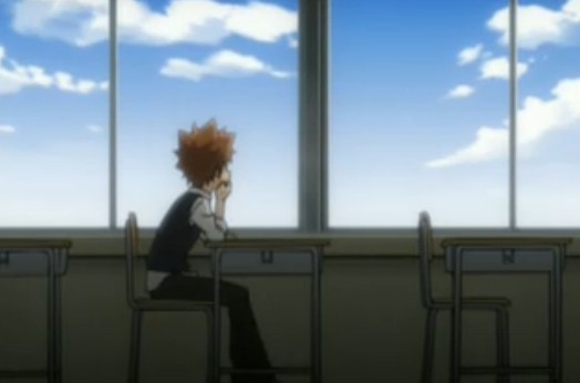 求动漫中一个人坐在教室中仰望天空的图片,越