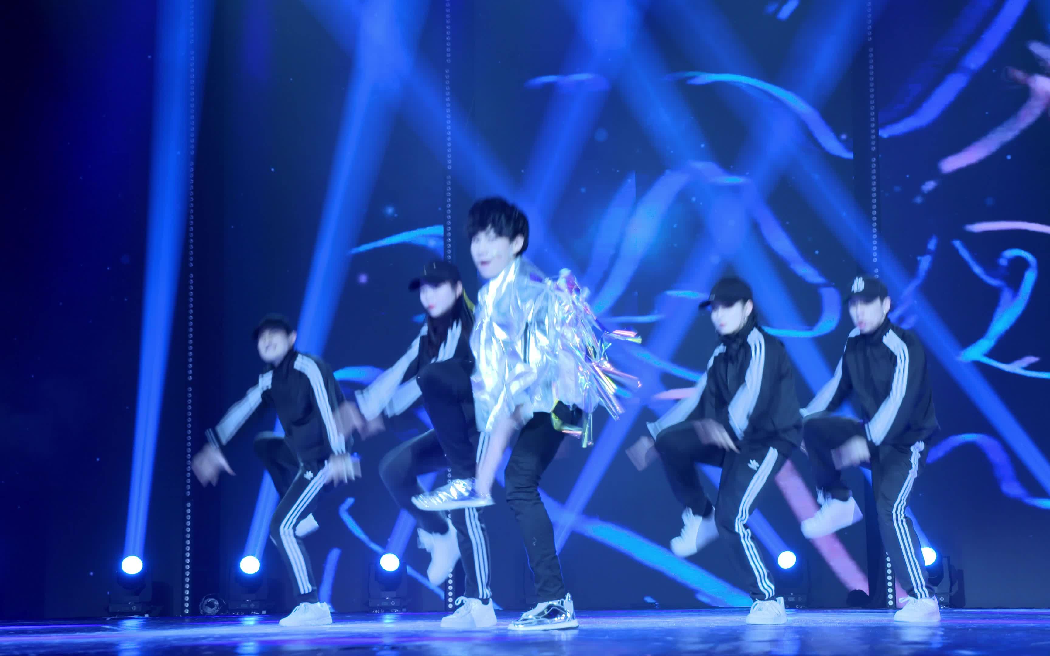 20180429 b>tf家族星期五 /b>练习生峥嵘饭拍张真源个人solo