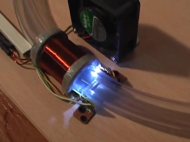 利用电磁脉冲制作粒子 加速器模型( youtube原视频 无翻译 介意勿看!