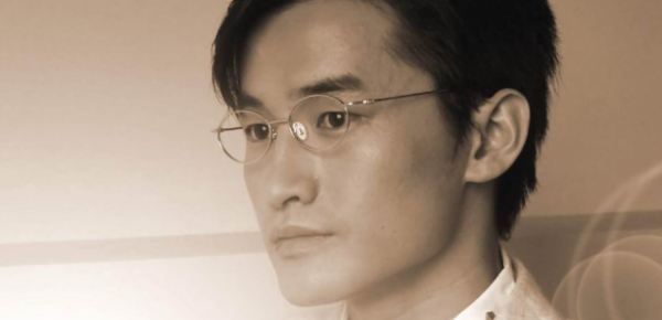 扩展资料: 《曾经最美》是朱铭捷演唱的一首歌曲,由陈佳明填词,叶良俊