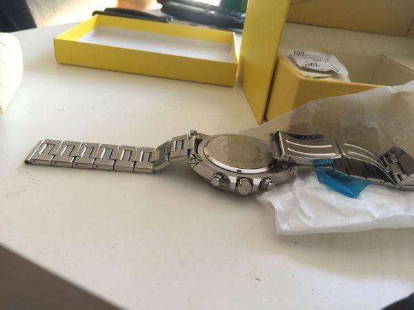 急!求解这种表怎么卸表带 网上说是小栓弄出来