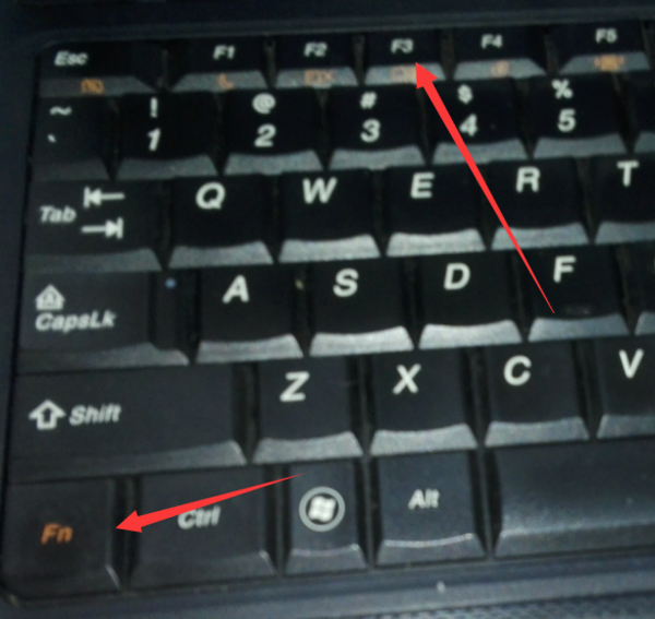 PPT在投影仪上显示不出来