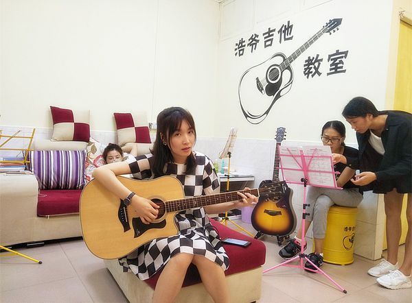 重庆合川学吉他要多少钱,吉他培训班,吉他学