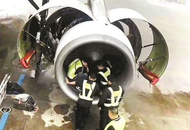 损坏一台飞机发动机需要赔偿多少钱?