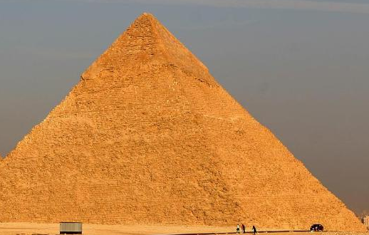 埃及金字塔是什么形状的