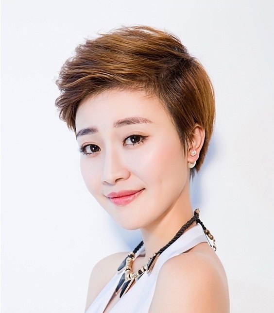 卢丙仑教授:鼻综合整形黄金比例之海鸥线