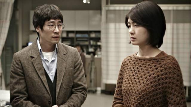 这部韩国电影改编自日本 作家东野圭吾的同名小说,中国也正在翻拍