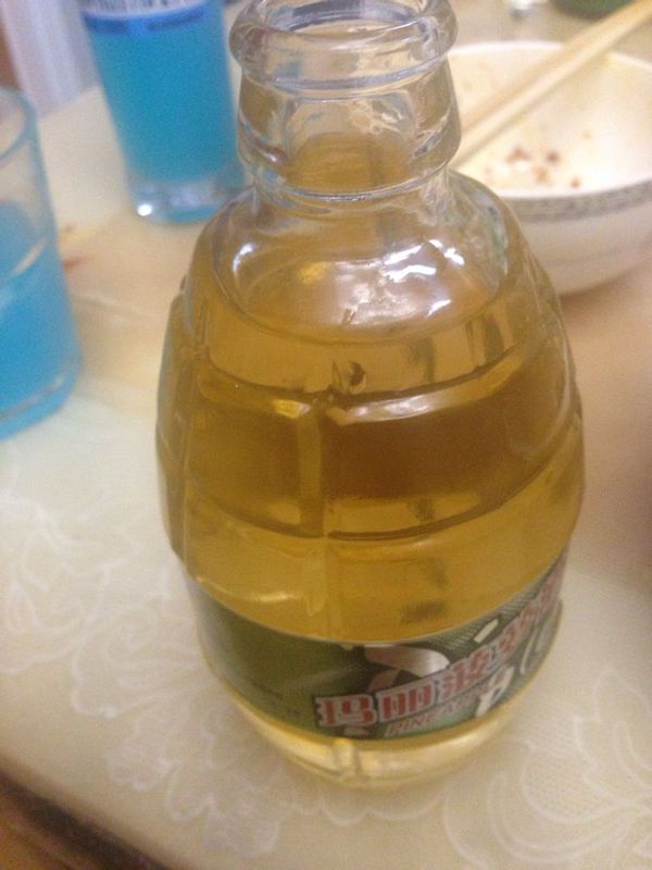 这瓶菠萝酒是坏了吗,怎么一股煤油味。生产出