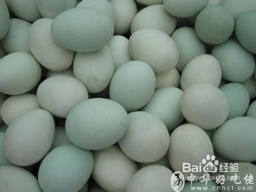 鸭蛋如何腌制出油