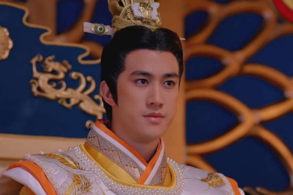 《武媚娘传奇》里面的长孙无忌为何帮李治登上皇位,而不帮李泰?
