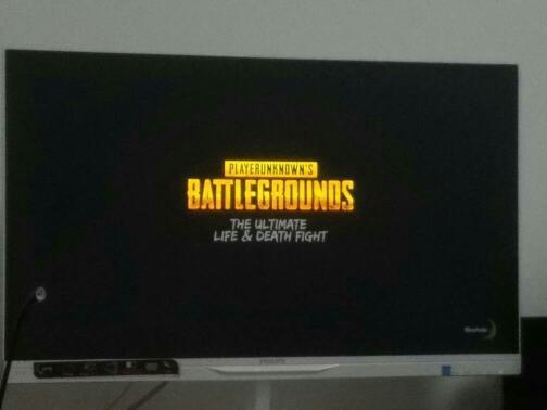 玩绝地求生一直卡在进图的加载界面 能听到声