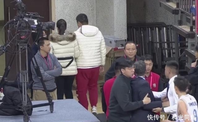 江苏主教练球迷