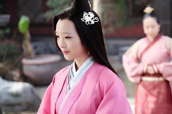 古代妃子人殉,往活人脑袋里注水银,这还不是最惨的,哪一项更没自尊?