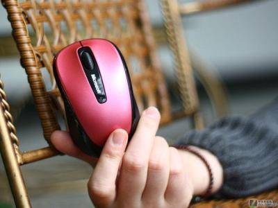 什么鼠标性价比最高,手感最好,特别是玩英雄联