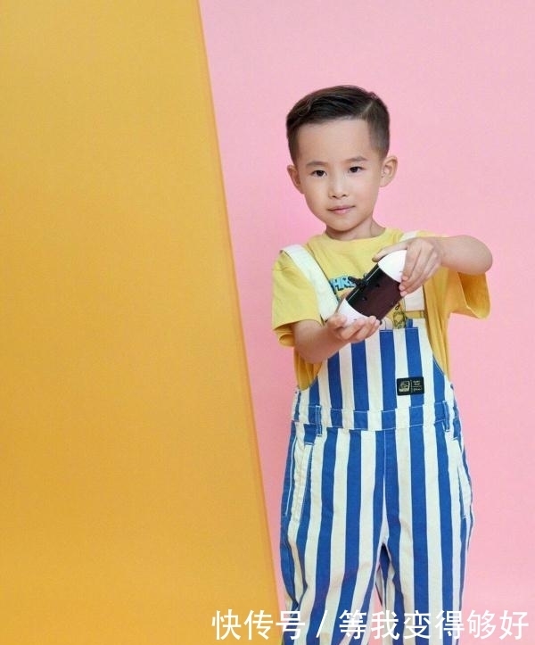 易烊千玺在在哪里现在