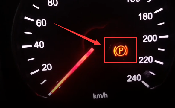 5,p图标表示手刹制动系统指示灯,p亮时表示手刹没有解除