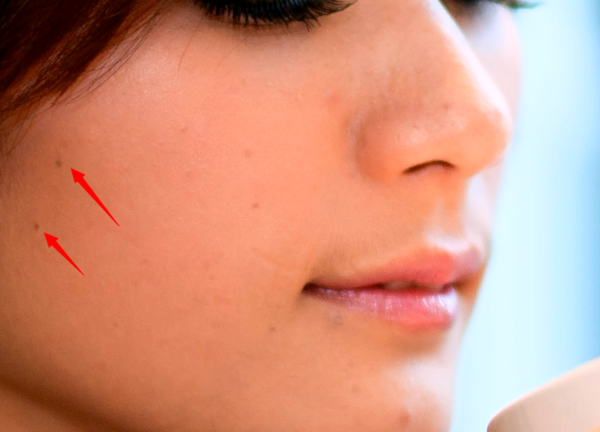 photoshop中怎么巧用仿制图章修人像