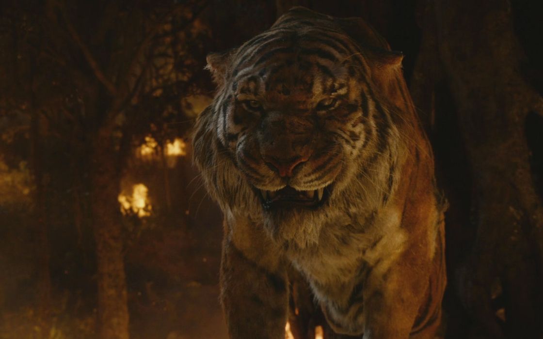 《 奇幻森林》:虎王谢利干趴大熊,手撕群狼,单掌劈黑豹,为扑灭 森林