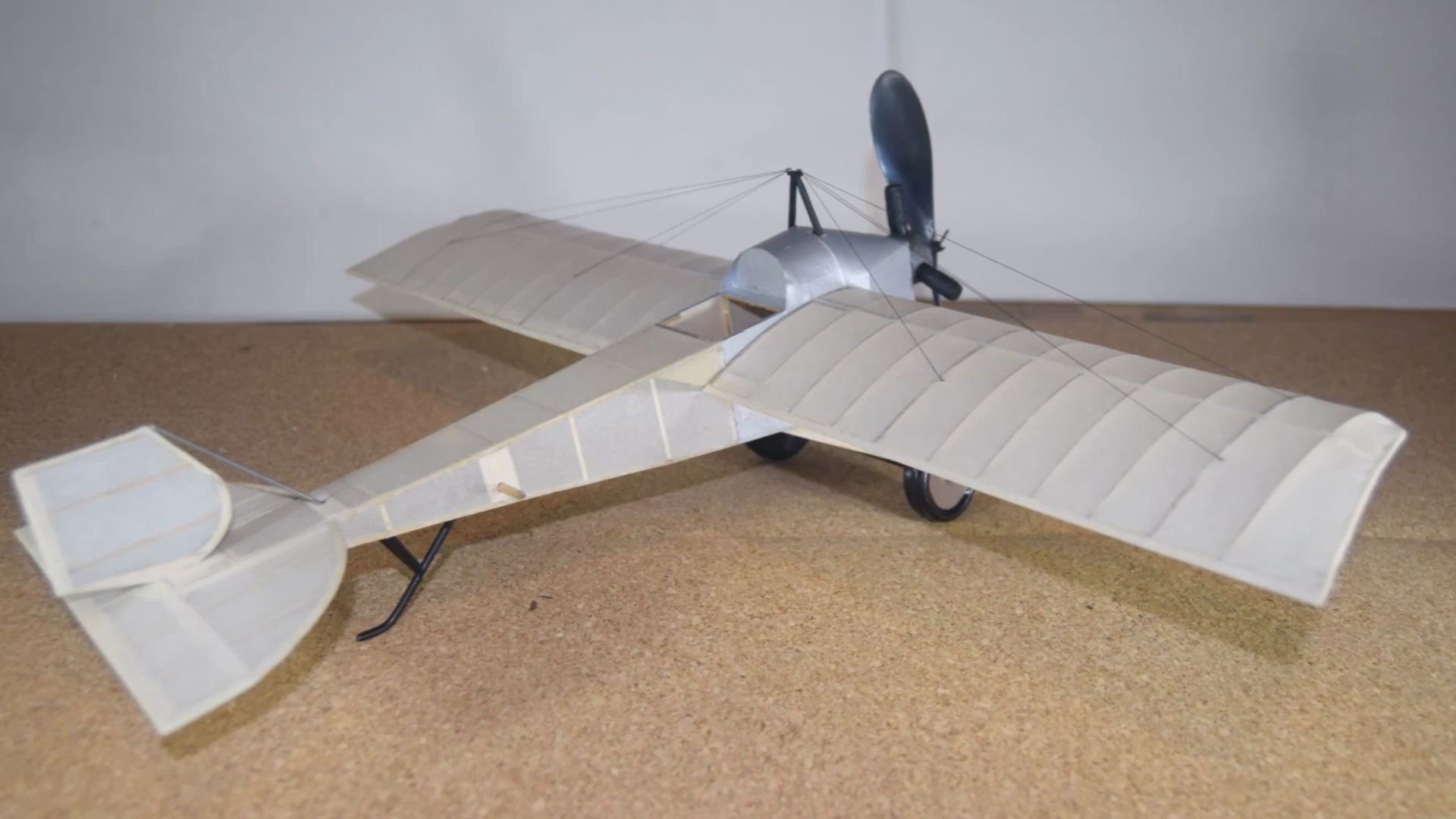 【复古轻木航 b>模 /b>】1913 eastbourne单翼 b>飞机模型制作 /b>