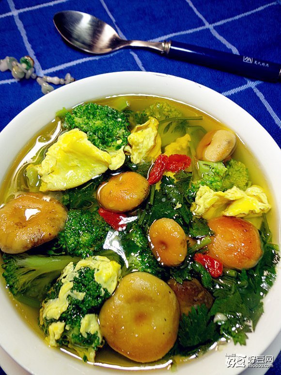 西兰花野蘑菇汤的做法有哪些?