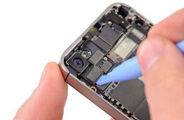 iPhone6的镜头保护圈摄戒怎么取下来 金属的套
