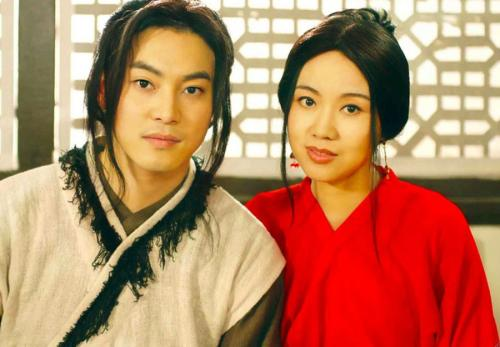 《武林外传》中,小郭和白展堂假结婚,秀才是怎么做的?